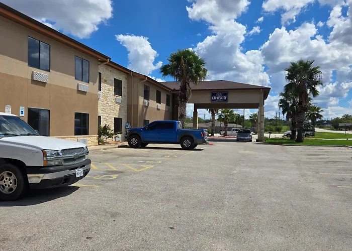 Karnes City Lodge