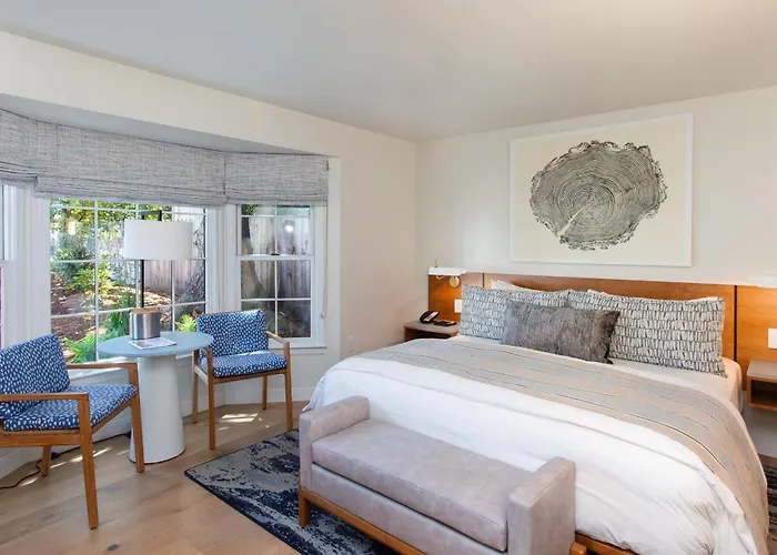 Carmel Beach Hotel