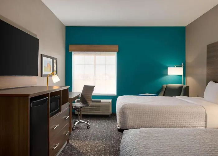 Shawnee Dog Friendly Hotels