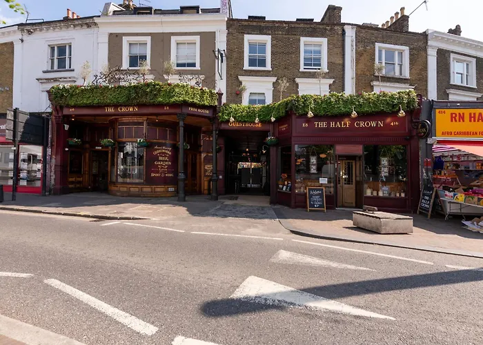 The Crown Pub & Guesthouse