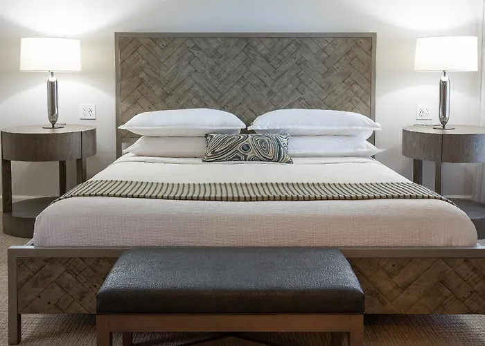 West Beach Inn, A Coast Hotel