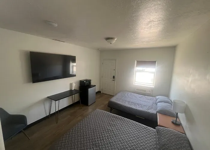 Mac'S Motel