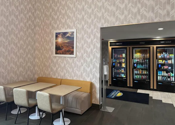 Days Inn & Suites By Wyndham Wausau