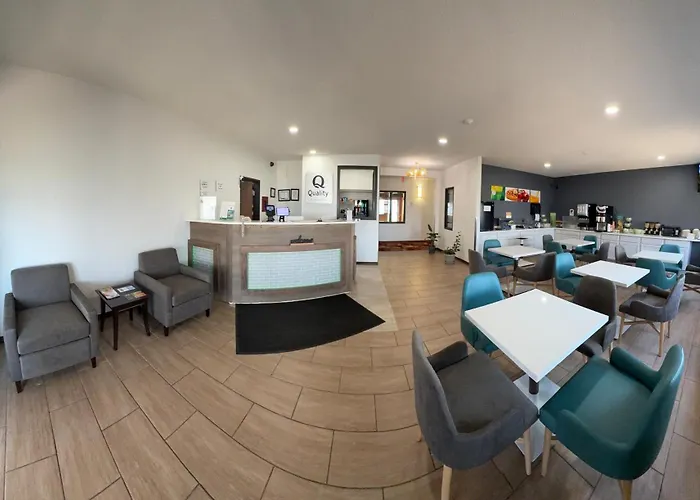 Quality Inn & Suites Eau Claire University Area