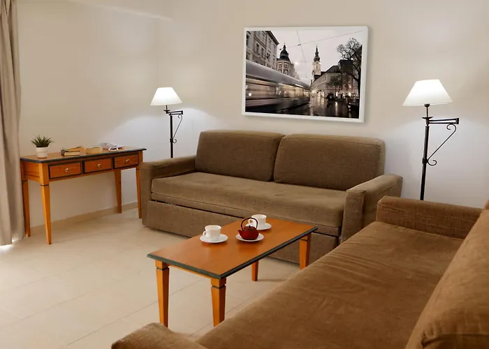 Hotel Apartamentos Pyr Fuengirola