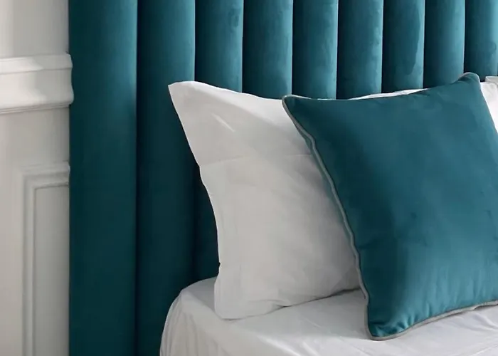 Hold - Luxury Suites