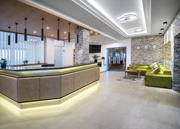 Ferienhotel Hofer Superior Strass im Attergau