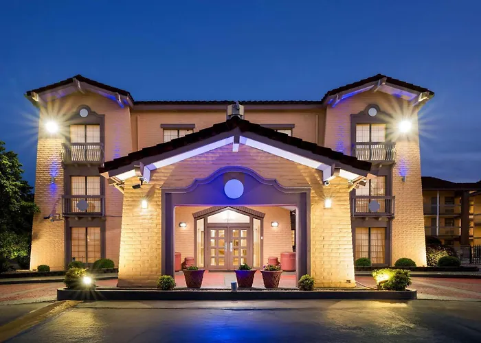 Days Inn By Wyndham Birmingham/West