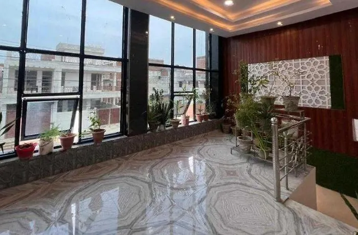 Hotel Moongaze Inn