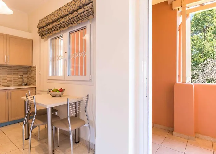 Bella De Lux Apts