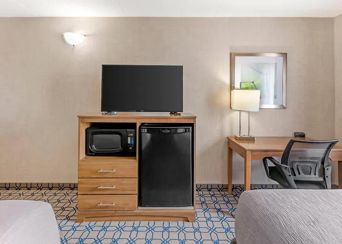 Quality Suites Whitby