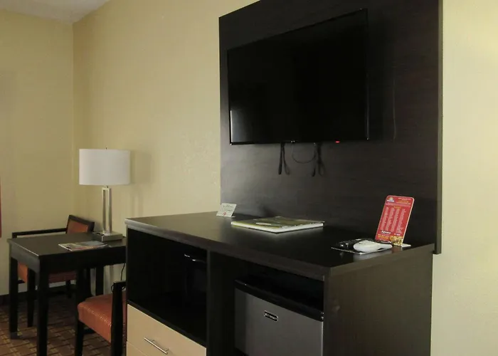 Quality Inn & Suites Benton Harbor - St Joseph