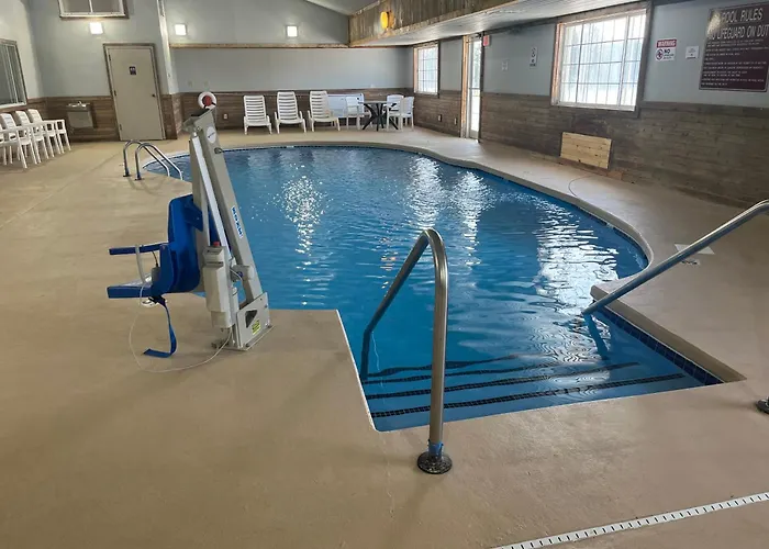 Days Inn & Suites By Wyndham Williamsburg Ia North