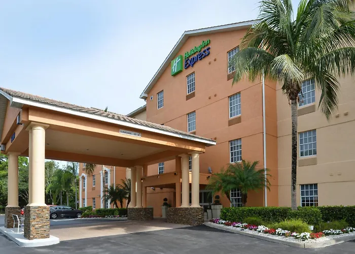 Holiday Inn Express & Suites Bonita Springs/Naples By Ihg