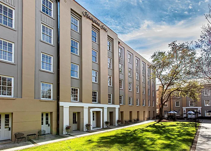 Hampton Inn -Historic District