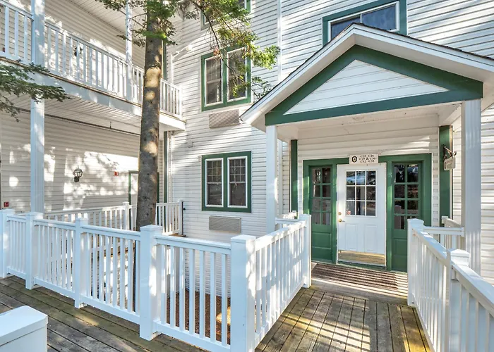 Lakeside Suites