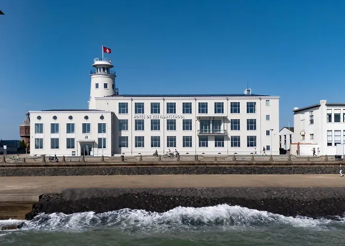 Hotel De Zeevaartschool