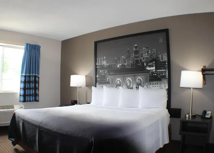 Super 8 By Wyndham Gardner