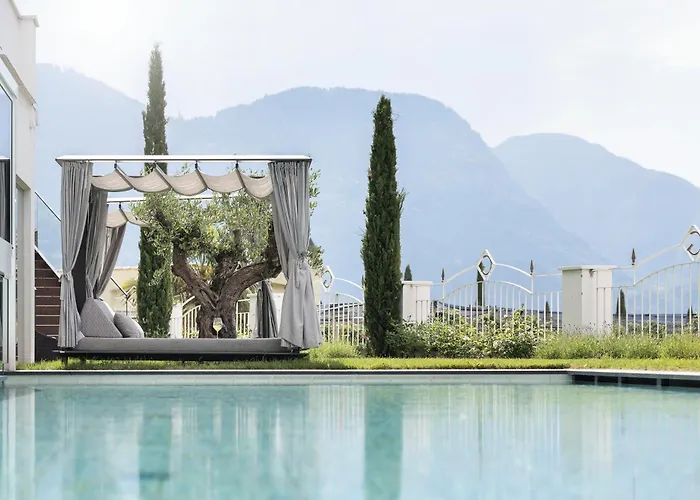 Small & Beautiful Hotel Gnaid Dorf Tirol