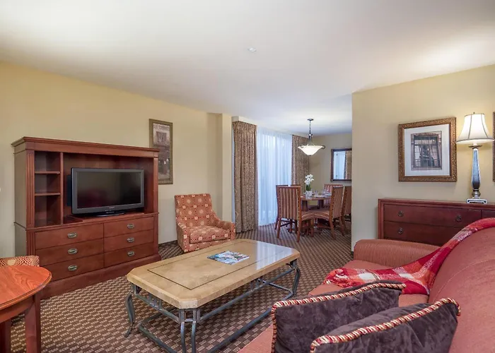 Clarion Collection Hotel Arlington Court Suites