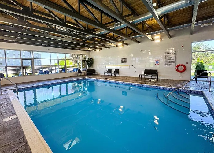 Comfort Suites Kingston Central