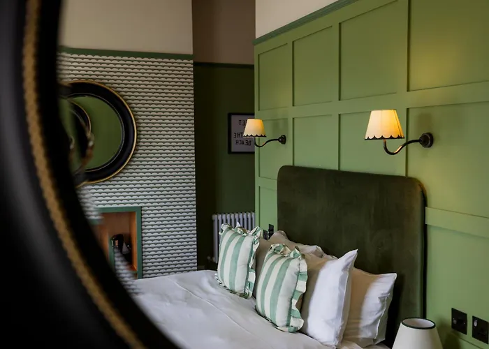 The London & Paris Hotel
