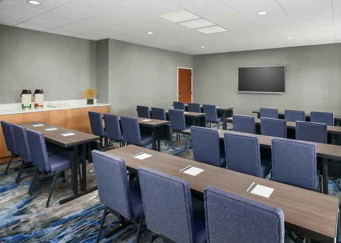 Fairfield Inn & Suites
