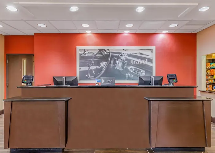 Hampton Inn & Suites Detroit/Airport Romulus