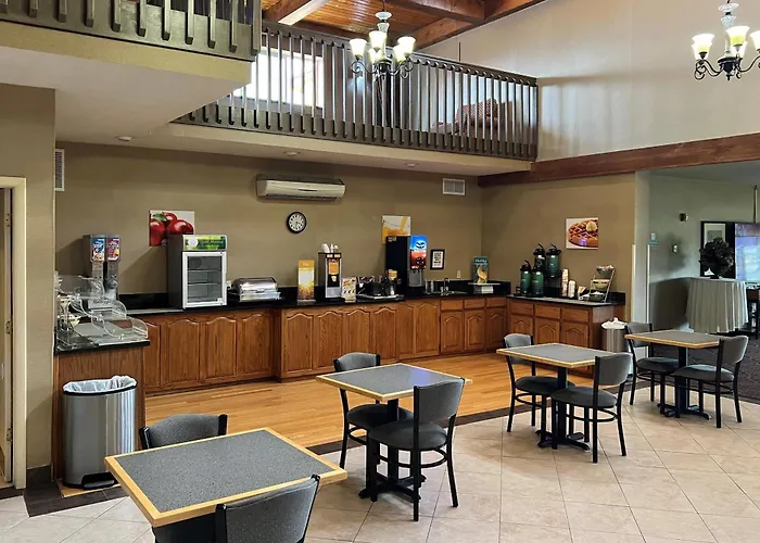 Quality Inn & Suites Grants - I-40