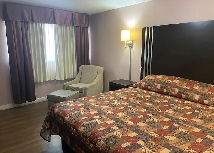 Finn'S Motel
