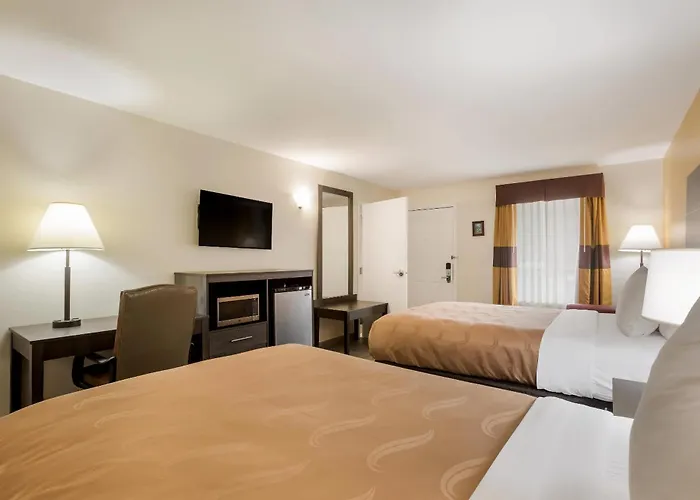 Quality Inn & Suites Greensboro Near Lake Oconee