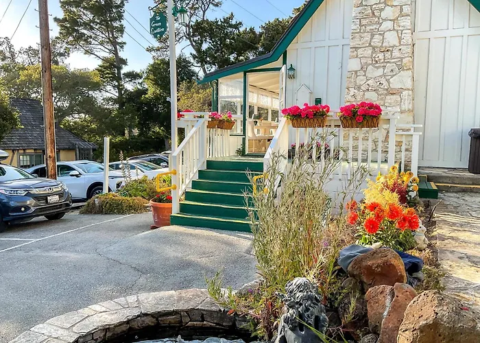 Carmel Green Lantern Inn