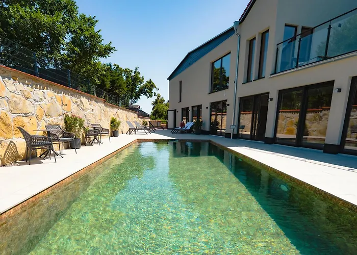 Bernstein Acamed Resort