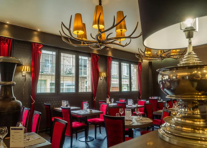 LOGIS -Hotel&Restaurant de la Place Les Monts d'Aunay
