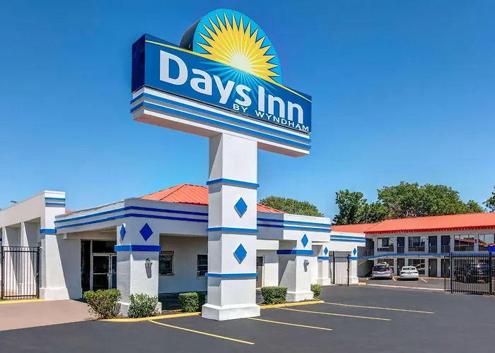 Days Inn By Wyndham South Fort Worth