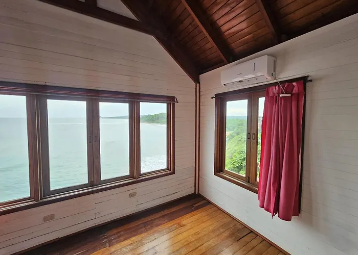 Magnific Rock - Surf Resort & Yoga Retreat Nicaragua