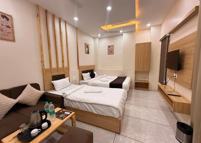 Hotel Kusum Kunj