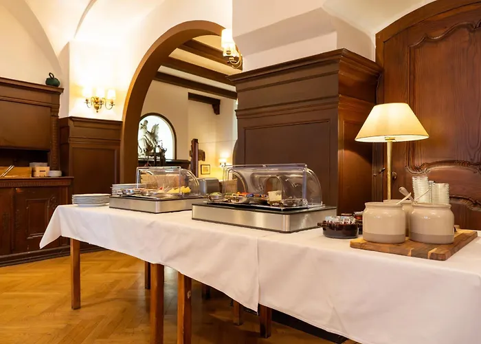 Hotel Zum Ritter St Georg - Oldest Residential Building In Heidelberg Since 1592