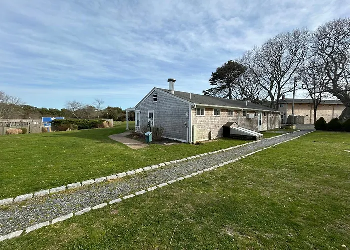Island Inn