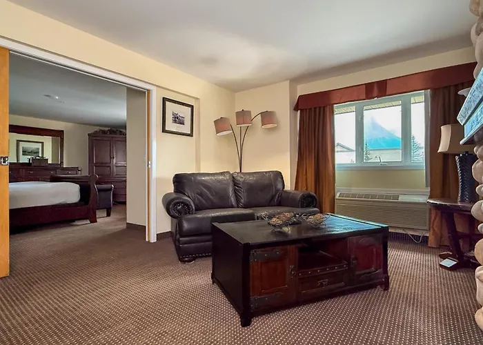 Canmore Inn & Suites