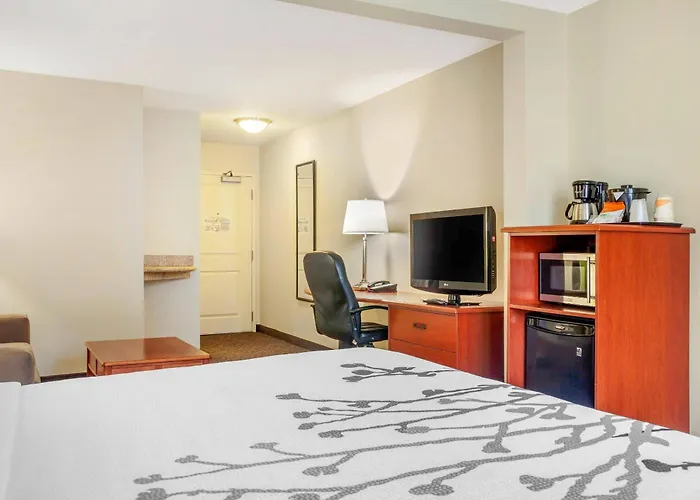 Sleep Inn & Suites Milwaukee Airport