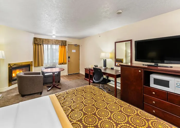 Econo Lodge Inn & Suites High Level