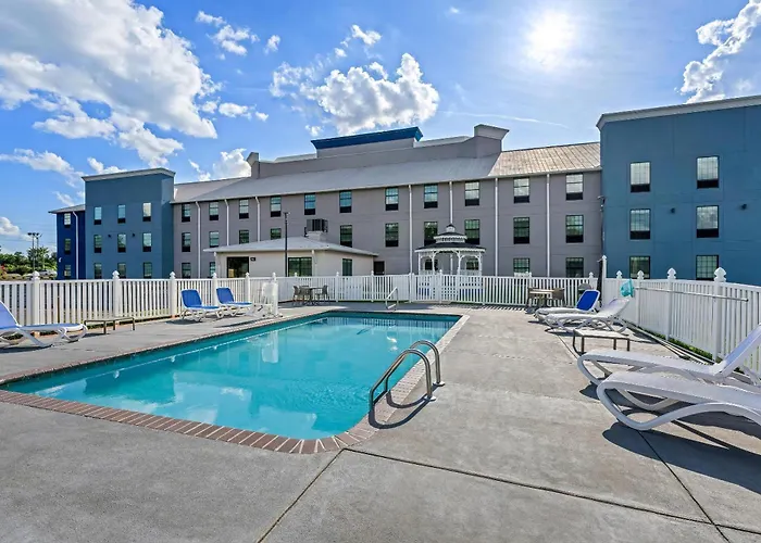 Comfort Inn & Suites River City Decatur