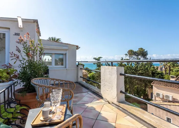 Escale Au Soleil Hôtel et Appart Saint Aygulf
