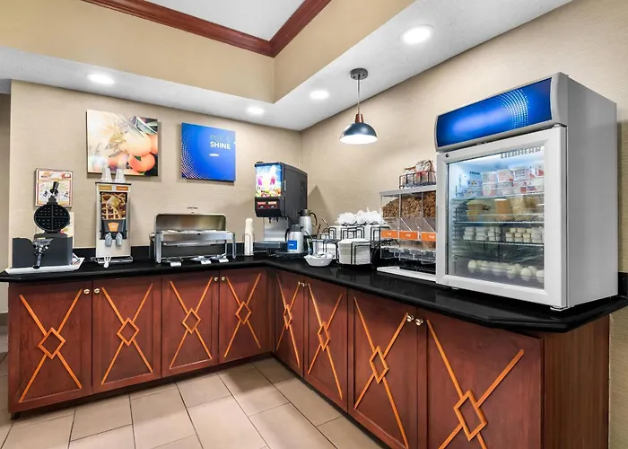 Comfort Inn & Suites North East