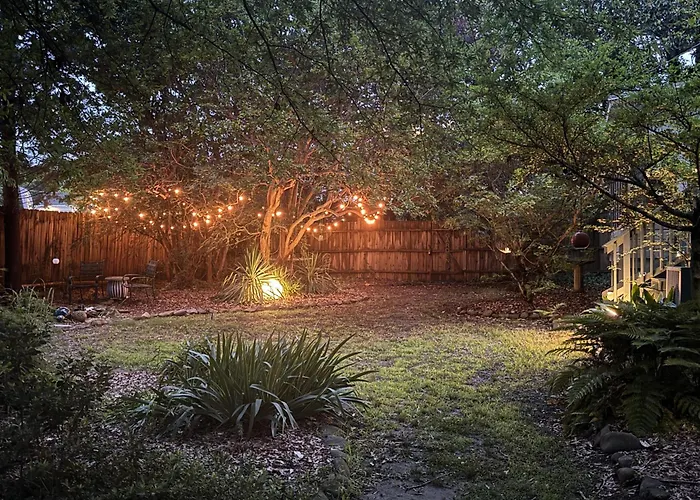 Magnolia House & Gardens B&B