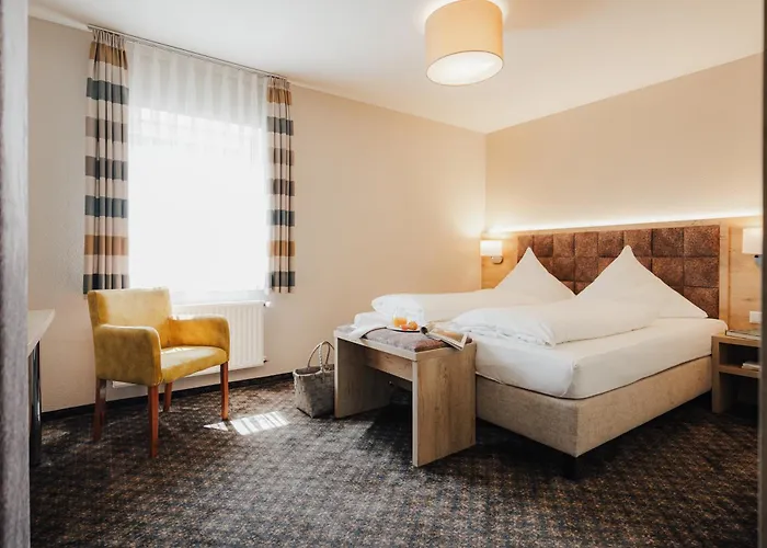 Land-gut-Hotel Landgasthof zur Rose