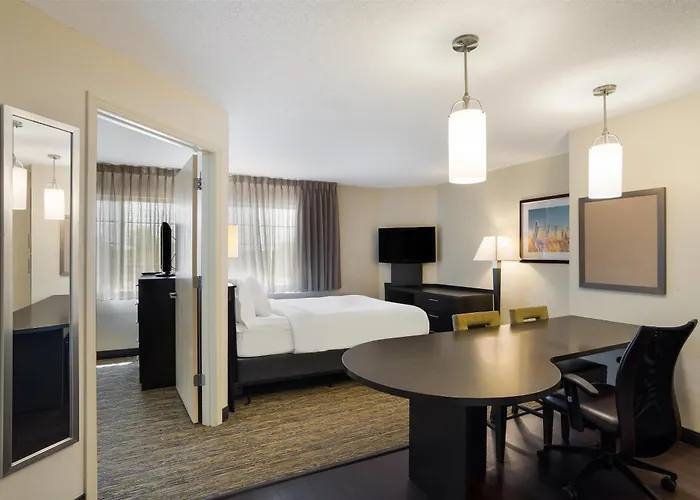 Sonesta Simply Suites Arlington Entertainment District