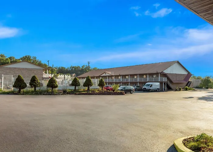 Days Inn By Wyndham Huntington
