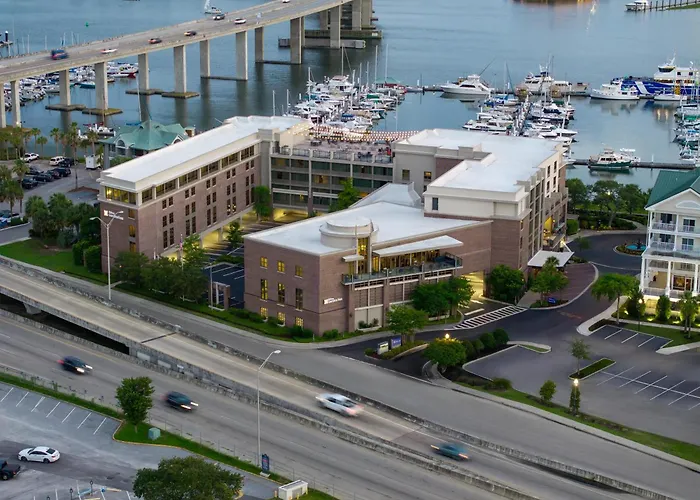 Hilton Garden Inn Charleston Waterfront/Downtown